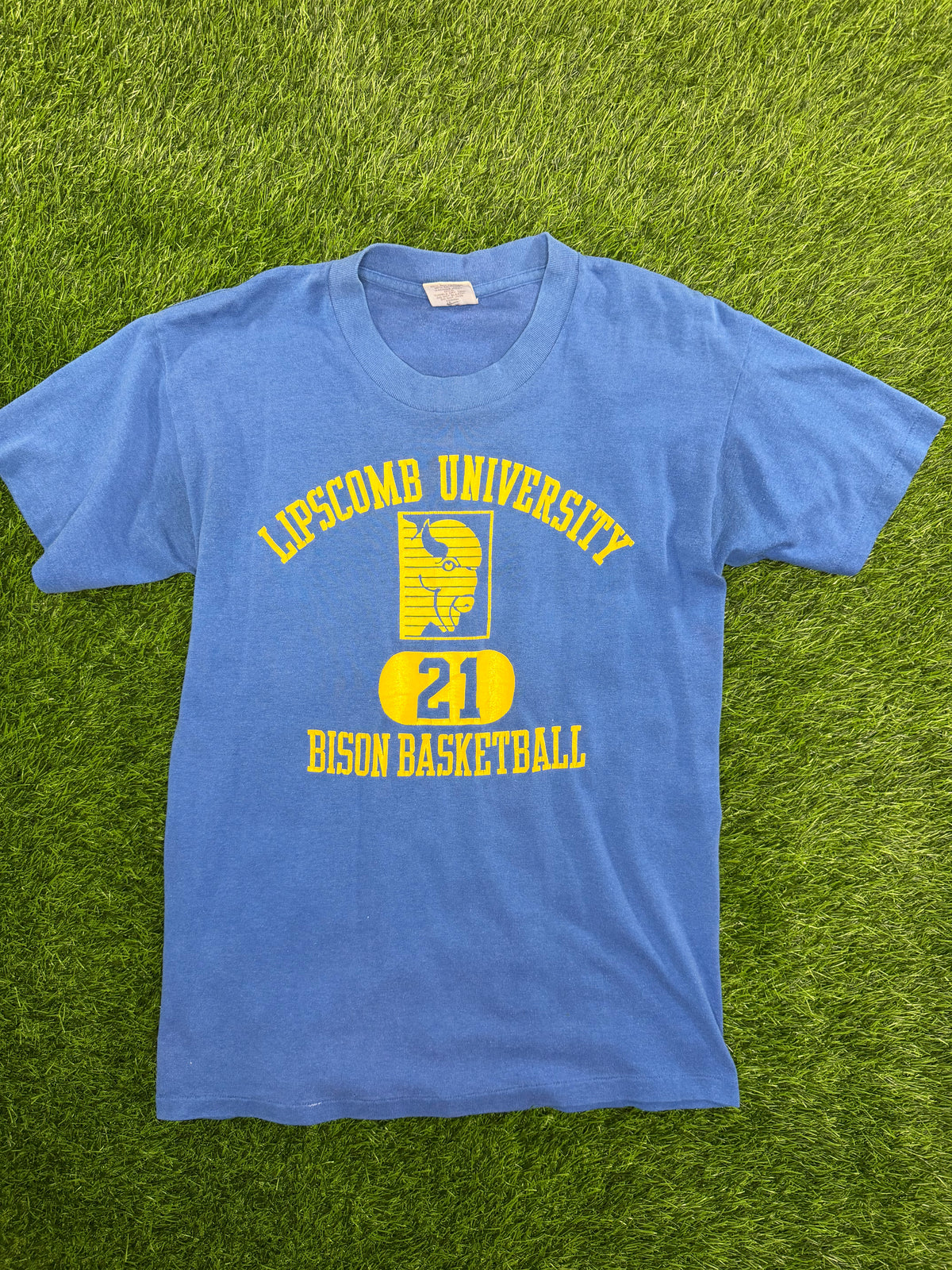 Vintage Nike Lipscomb Bisons Basketball Tshirt