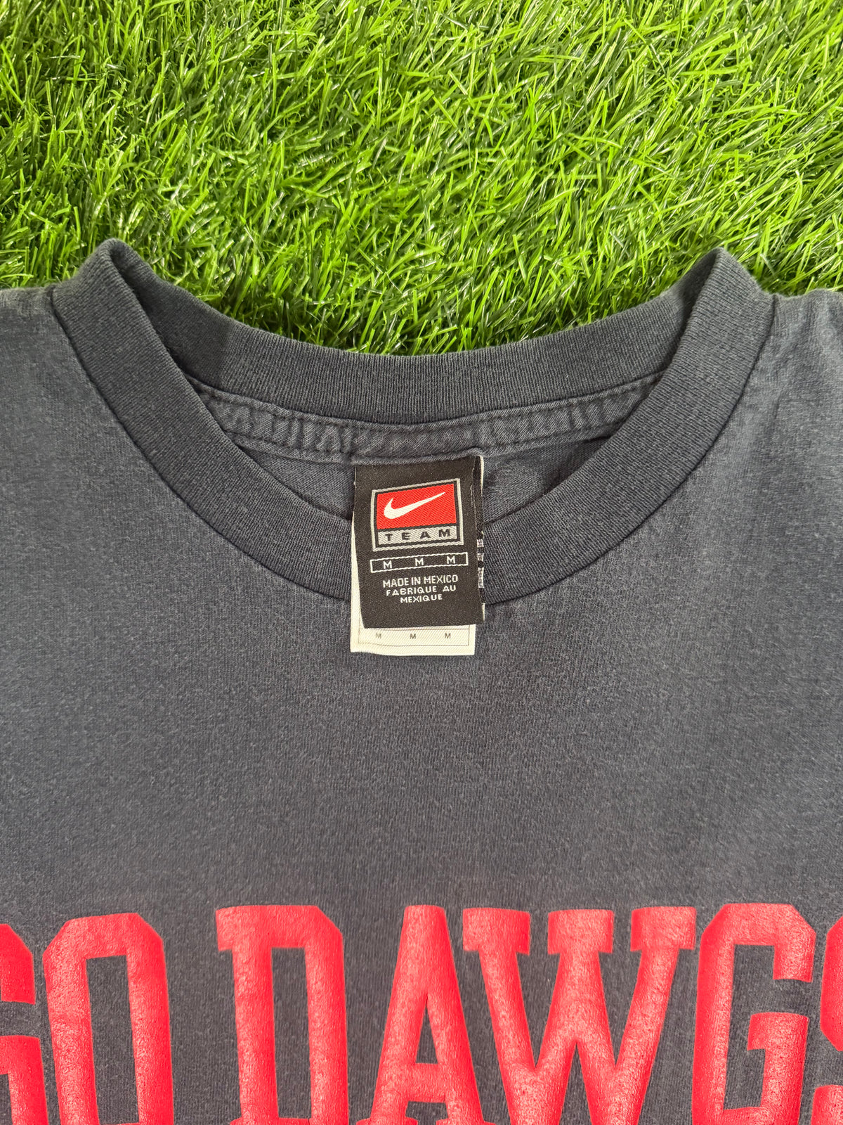 Vintage Nike Georgia Bulldogs "Go Dawgs" Tshirt