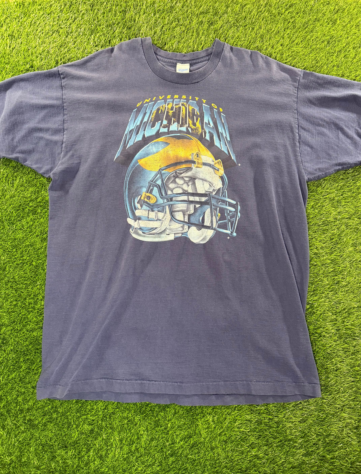 Vintage Salem Sportswear Michigan Wolverine Helment Tshirt