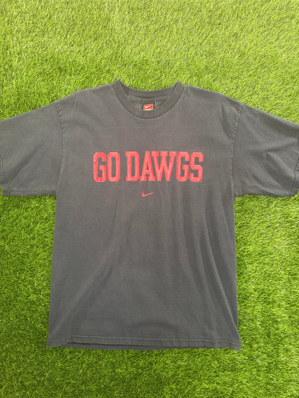 Vintage Nike Georgia Bulldogs "Go Dawgs" Tshirt