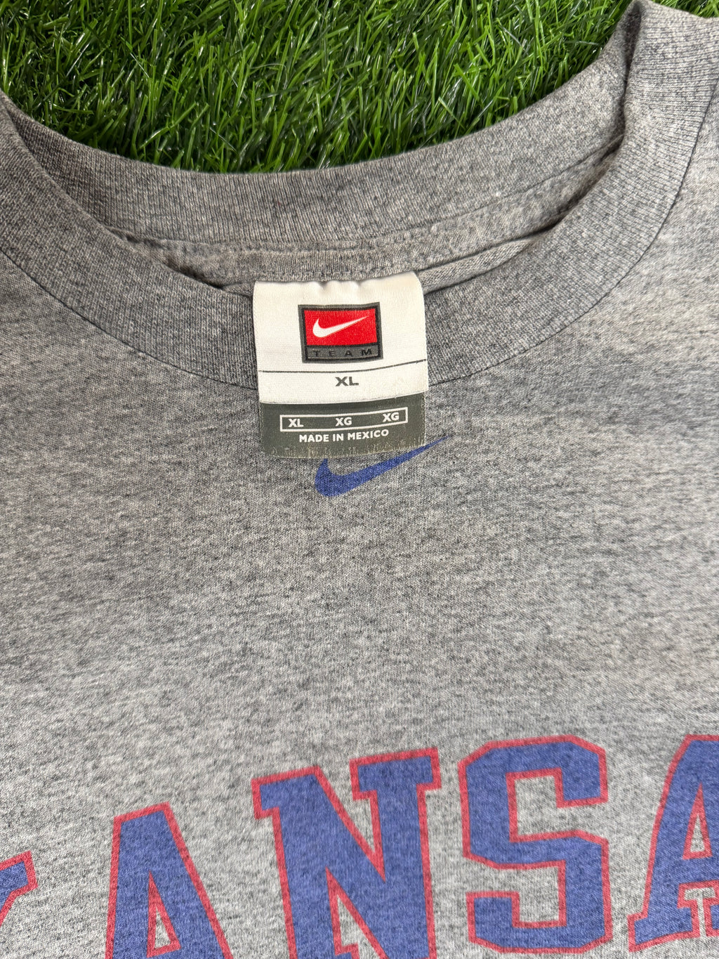 Vintage Nike Kansas Jawhawks Basketball Tshirt