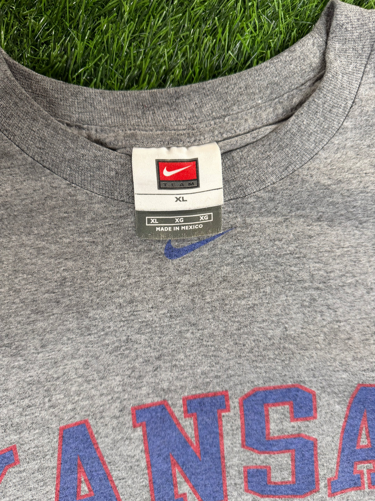 Vintage Nike Kansas Jawhawks Basketball Tshirt