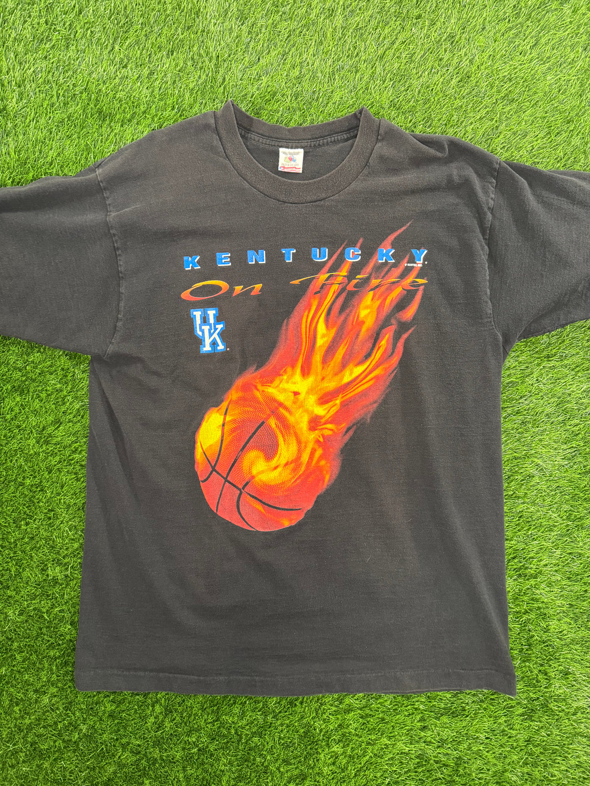 Vintage Kentucky Wildcats "On Fire" Tshirt